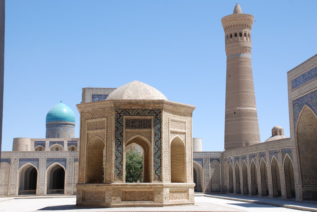 17-Uzb-Bujara-Mezquita-Kalon-025